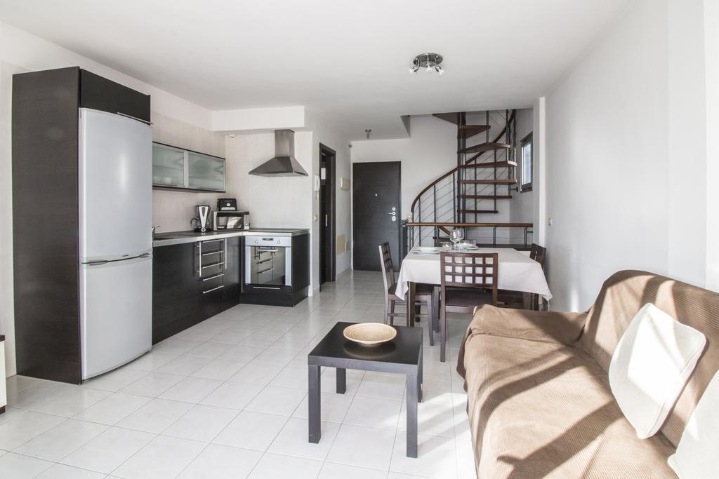 Duplex Apartments Nirvana กาเยาซัลวาเค ภายนอก รูปภาพ