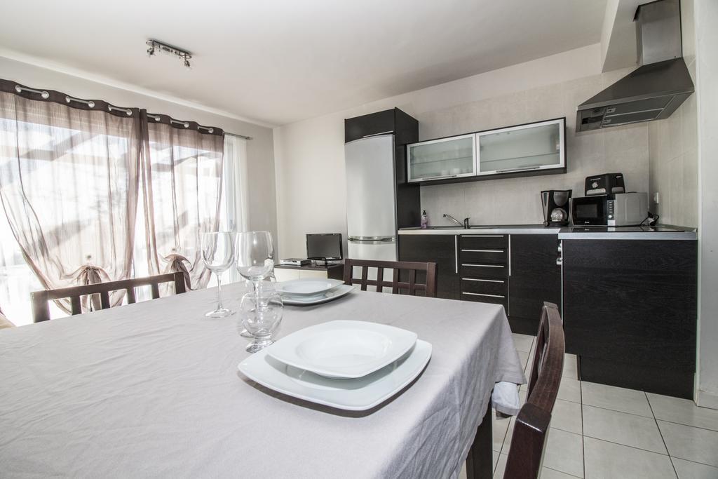 Duplex Apartments Nirvana กาเยาซัลวาเค ภายนอก รูปภาพ