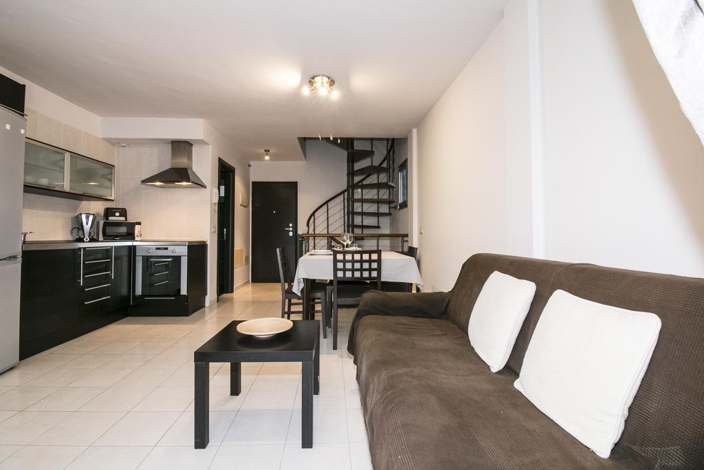 Duplex Apartments Nirvana กาเยาซัลวาเค ภายนอก รูปภาพ